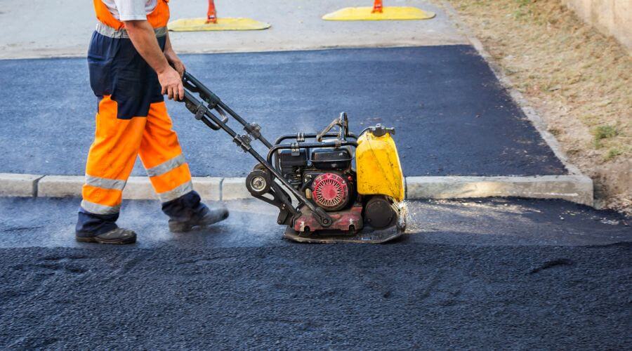 Professional gutter cleaning in Mechanic Falls, ME